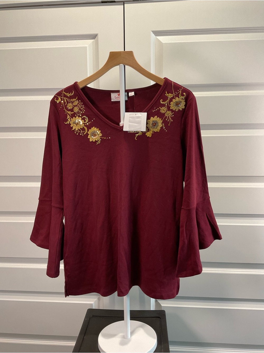 Quacker Factory Burgundy V‑Neck Tunic with Gold Floral Embroidery